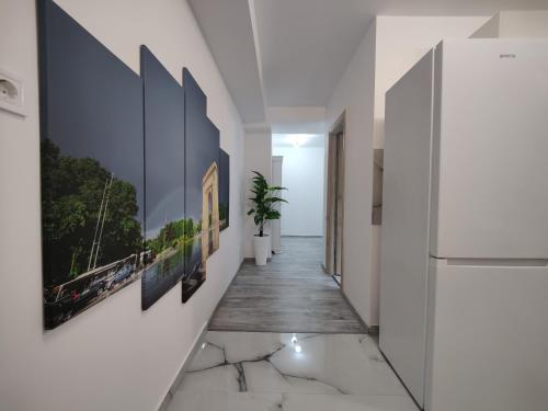 Bilik mandi di Cathedral Bucharest Suites