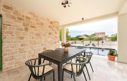 Villa LORNA S BAZENOM