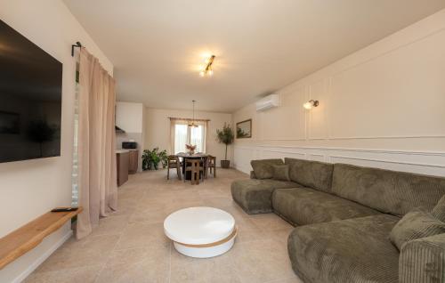 Villa LORNA S BAZENOM