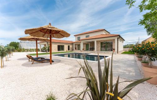 Villa LORNA S BAZENOM