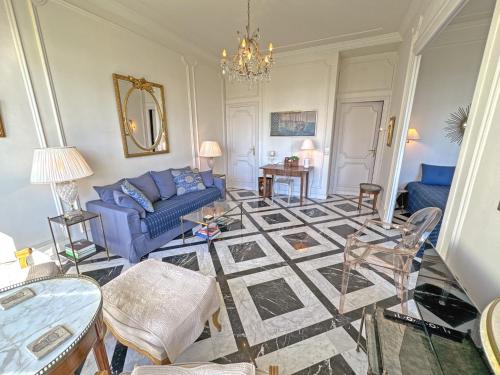 Rare Seafront Garden Apartment on Promenade