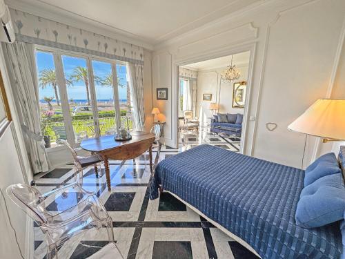 Rare Seafront Garden Apartment on Promenade