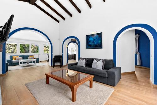 27 - Villa 2 etages avec ascensseur a Nueva Andalucia Marbella