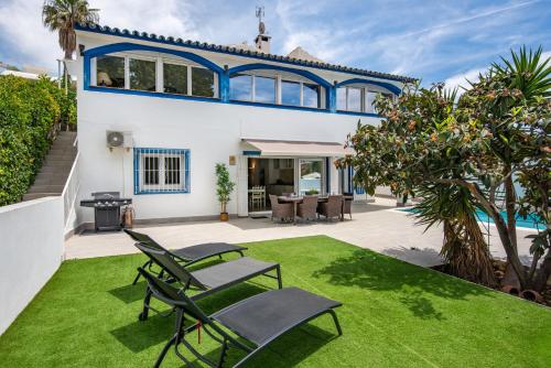 27 - Villa 2 etages avec ascensseur a Nueva Andalucia Marbella