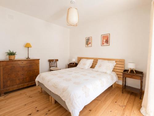 Grand T2 Clim & Wifi en Rez de villa proche mer