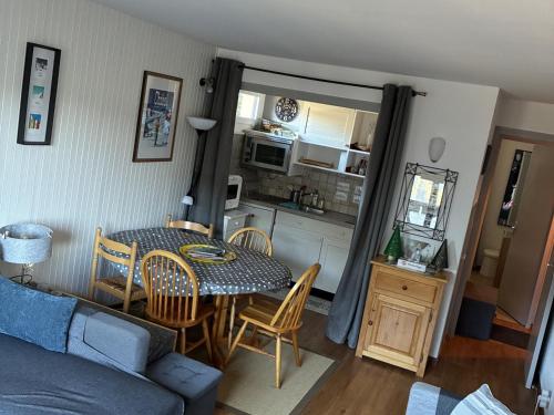 Appartement cosy 5 personnes, proche télécabine, balcon ouest