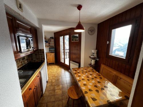 Appartement 2 Pièces pour 4 Pers. avec Balcon et Parking à Châtel