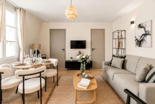 Stunning property near Arc de Triomphe
