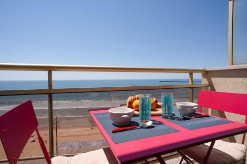 L'Agora - 4-6 people - Oceanfront view & balcony