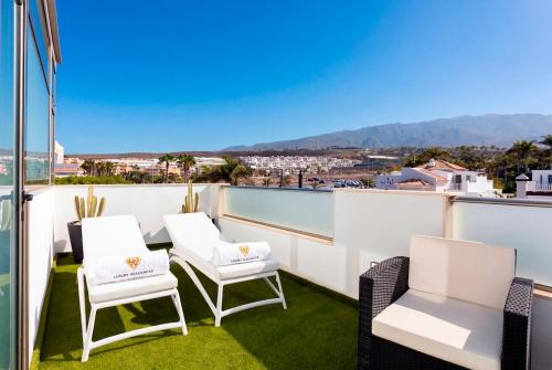 Luxury Penthouse with Sea Views and Terrace La Caleta