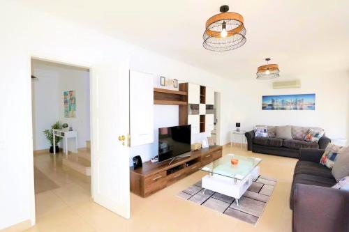 Elegant Vilamoura Old Town Villa Villa Rosa 6 Bedrooms Pool Table