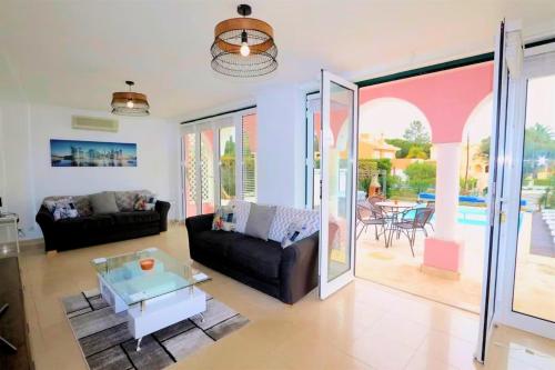 Elegant Vilamoura Old Town Villa Villa Rosa 6 Bedrooms Pool Table