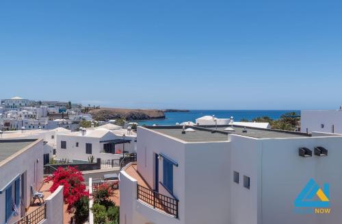 Villa Bella - Sea Views Near Marina Rubicon by Villas Now Ltd