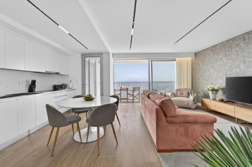 Luxen 7 by LovelyStay