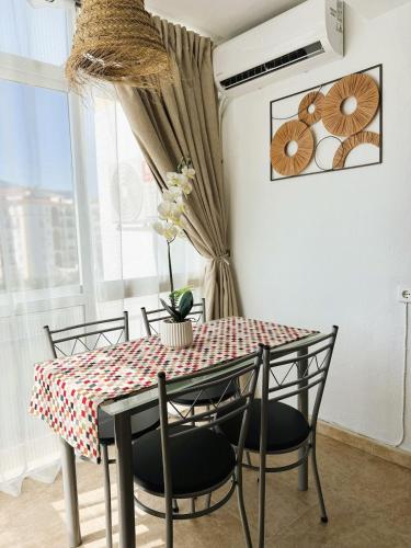 Sunny & Central Beach Apartment