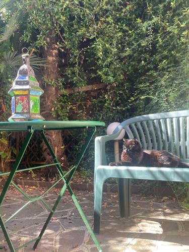 Stanza privata in casa silenziosa con giardino