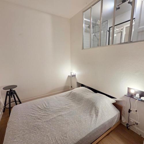 Loft with Private Terrace Canal St-Martin 4P