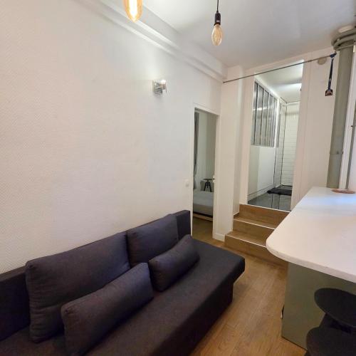 Loft with Private Terrace Canal St-Martin 4P