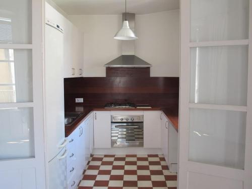 Beautiful penthouse, sea view, 100m from the beach