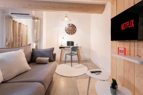 Air-conditioned two-room apartment Free parking Close to Aude