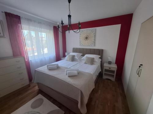 Bright and cheerful city apartment Klara