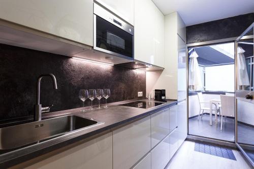 Picasso-Style Apartament