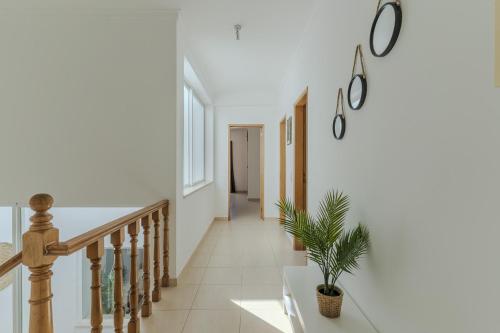 #375 Spacious Townhouse with Pool, BBQ & Parking