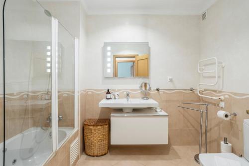 Centralgarve - Modern 2BR Apartment wPool in Vilamoura - Praia Village