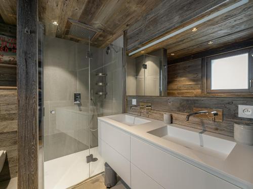 Appartement moderne à Méribel avec parking privatif, proche pistes pour 8 pers.