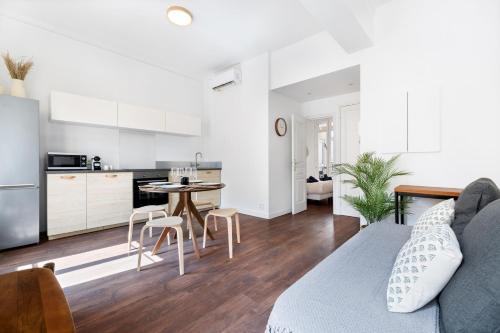 Nice Renting - 47 ARSON - Elegance & Serenity Balcony Private Parking