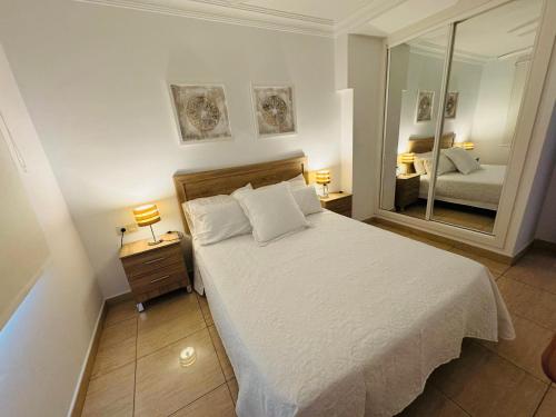 Sunny Los Cristianos Apartment Walk to Beach