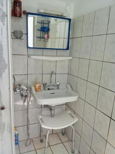 Studio near Airport, Port, Beach & Ancient Temple of Artemis