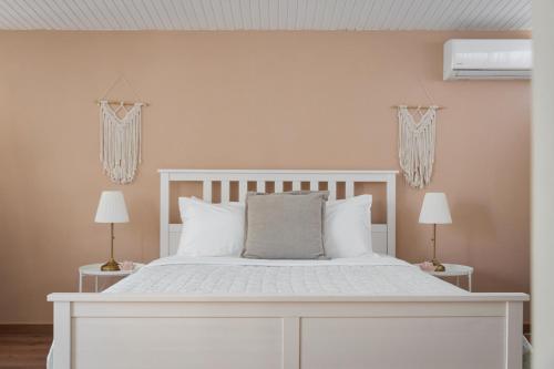 Acropolis Loft by DG Collection
