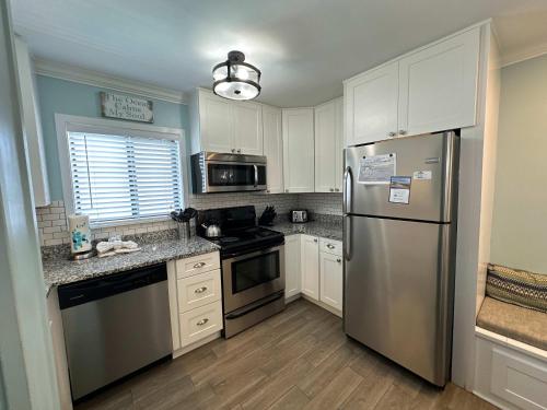 Hilton Head Resort 2BR Near Beach Pools Hot Tub photo 9