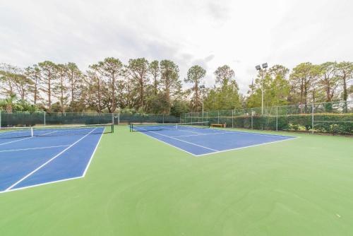 Hilton Head Resort 2BR Near Beach Pools Hot Tub photo 27