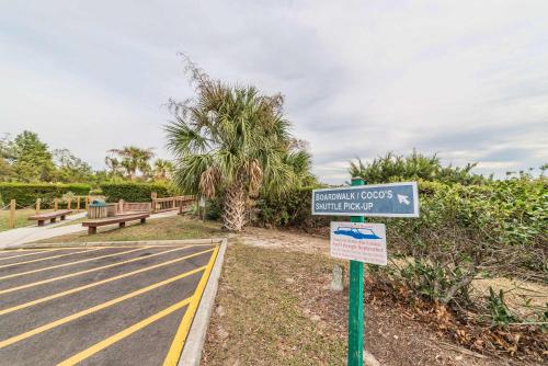 Hilton Head Resort 2BR Near Beach Pools Hot Tub photo 32