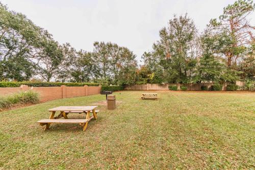 Hilton Head Resort 2BR Near Beach Pools Hot Tub photo 40