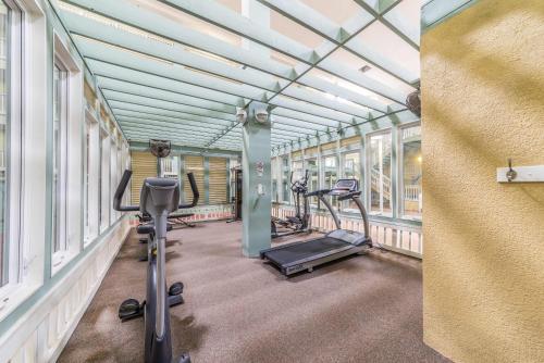 Hilton Head Resort 2BR Near Beach Pools Hot Tub photo 44