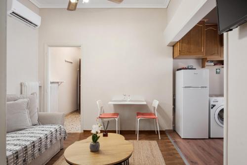 Acropolis Loft by DG Collection
