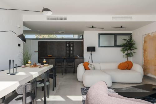 Villa Prive by Frontier Residences