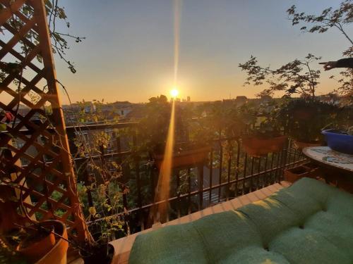 Private bedroom, bathroom, and terrace, metro, no kitchen
