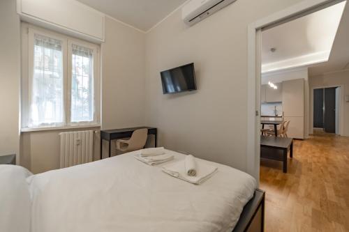 5 Min Car from Central Station, with 2 Bedrooms