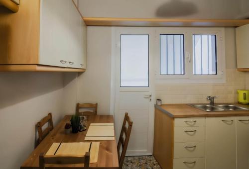 Comfy Athenian 1BD Apt next to Neos Kosmos Metro