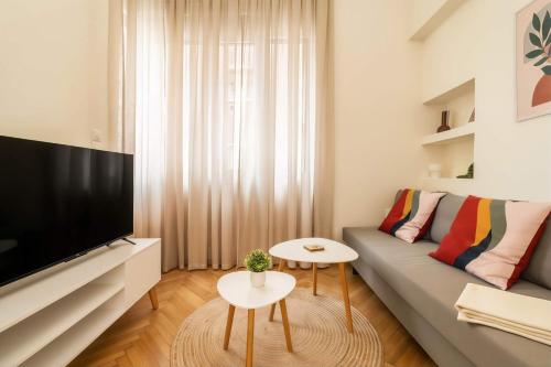 Modern Apt Next to Metro Panepistimio