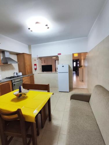 AO - Quarto Esteves