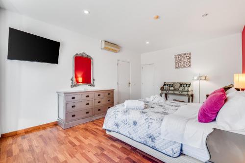 Apartamento em Moradia com Piscina - perto das praias