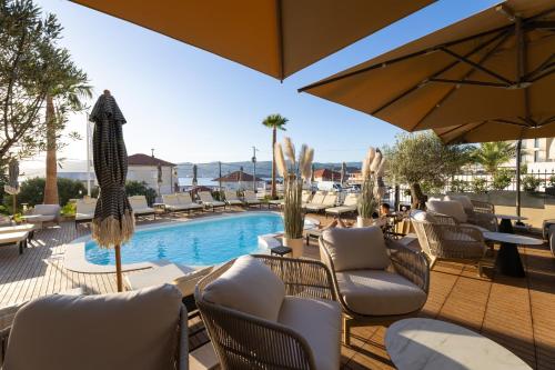 Hotel Vagabundo - Heated Pool , Stunning View & Breakfast