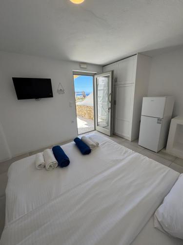 Rineia Complex by Live&Travel