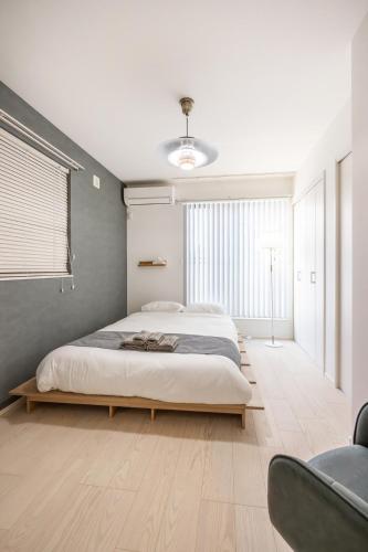 Newly Opened, 6 mins to Skytree, 2 mins on foot to the nearest station, 11 mins by train to Asakusa Station, Max 8 peoplele