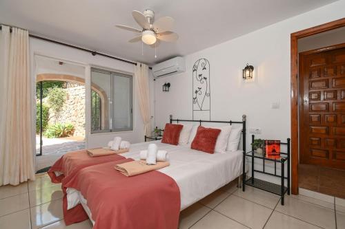 Casa Nana by Aguilarent